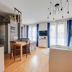 The Royal Terrace & Free Parking Apartment *